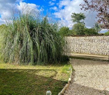 Saint-Hilaire-de-Villefranche House | Chambres Domaine de Laléard