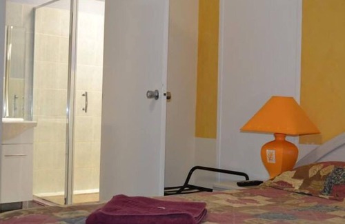 Hughesdale Hotel | Chadstone Executive Motel
