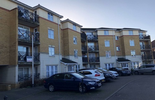 West Thurrock Apartment | Chafford Fairview - Stylish cosy apartment