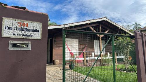 Morretes Ski Chalet | Chalé Flamingo com Piscina Casa inteira em Morretes