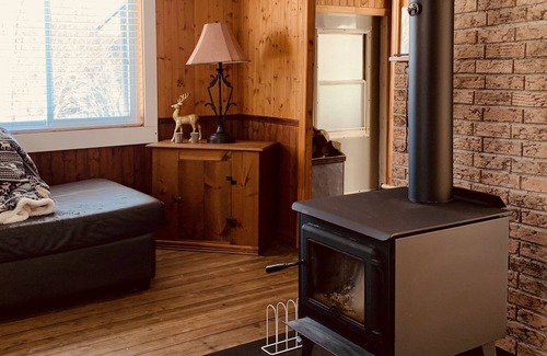 Sainte-Apolline-de-Patton Ski Chalet | Chalet le Sous-Bois, tranquillité en forêt avec spa.