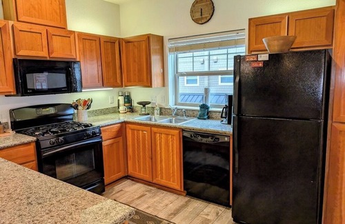 Government Camp Ski Chalet | Chalet 114 at the Official Collins Lake Resort