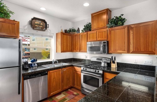 Government Camp Ski Chalet | Chalet 138 at the Official Collins Lake Resort