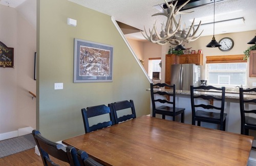 Government Camp Ski Chalet | Chalet 18 at the Official Collins Lake Resort