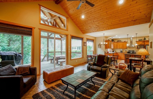 Kent Ski Chalet | Chalet #2 Harrison Chalet Suites at Harrison Hot Springs