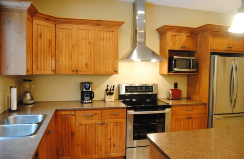 Kent Ski Chalet | Chalet #2 Harrison Chalet Suites at Harrison Hot Springs