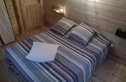 Cast Ski Chalet | chalet 5/6 pers à 15 minutes des plages et baie de Douarnenez
