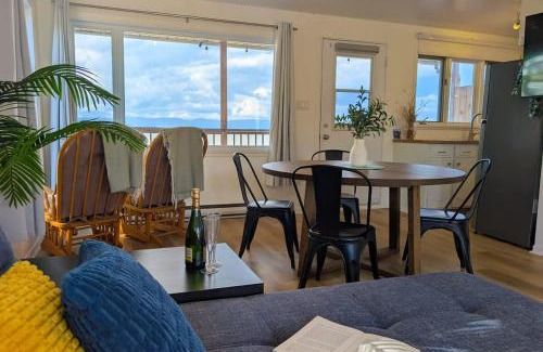 Cap-Saint-Ignace House | Chalet 691 Waterfront with Spa, Fireplace, WiFi & AC