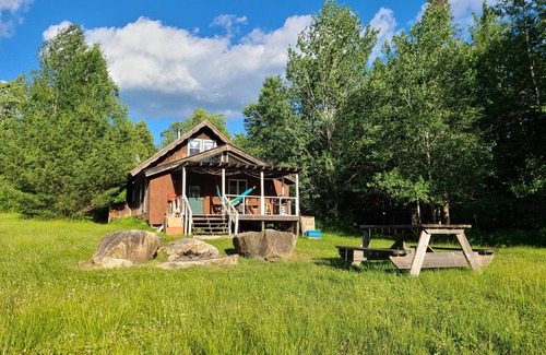 Jamaica Ski Chalet | Chalet 7 minutes to Ski Stratton, Woodstove, Starry Skies, FirePit, View, DogsOK