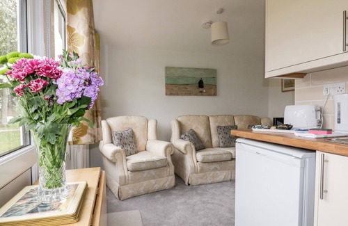 Treator Ski Chalet | CHALET 82, family friendly, with a garden in St Merryn