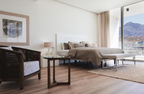 Costa Adeje Villa | CHALET 95, Lujo y Piscina Infinity