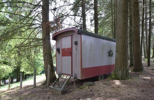 Houffalize Ski Chalet | Chalet and gypsy caravan in a green and peaceful environment, near Houffalize
