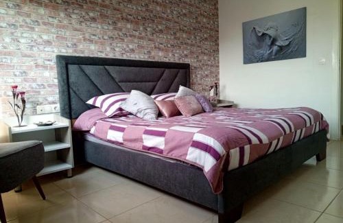 Duhur ash Shuwayr Ski Chalet | Chalet-apartment in Tilal Fanar resort, generator is included,