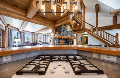 Vernon Ski Chalet | Chalet at Swan Lake