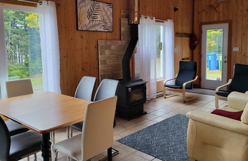 Saint-Paul-de-Montminy Ski Chalet | CHALET BORÉAL SITUÉ SUR LE BORD DU LAC COLIN