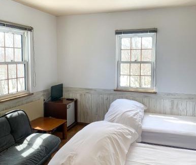 Niseko Ski Chalet | Chalet Banff - 6 bedroom 6 bathroom Ski Lodge