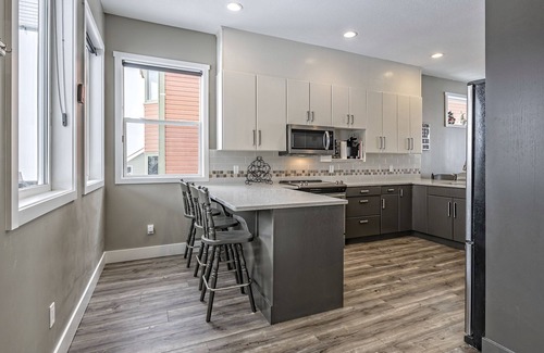 Silver Star Mountain House | Chalet by the Alpine Chair includes Suite,2 Private Hot Tubs & Pet Friendly!