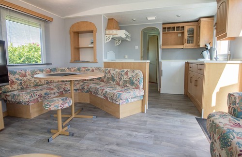 Renesse Ski Chalet | Chalet by the sea in beautiful holiday park *