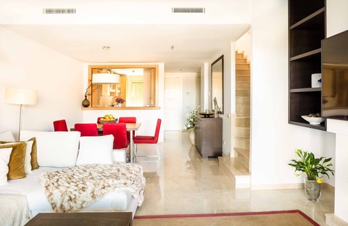 Mijas Ski Chalet | Chalet 'Comodo Triplex La Cala Golf' with Shared Pool, Wi-Fi and Air Conditioning