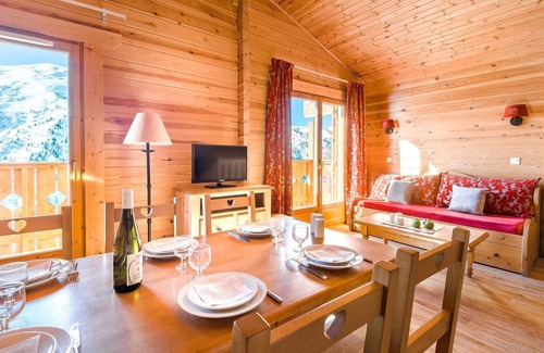 Valmeinier Ski Chalet | Chalet cozy près des pistes | accès piscine + spa!