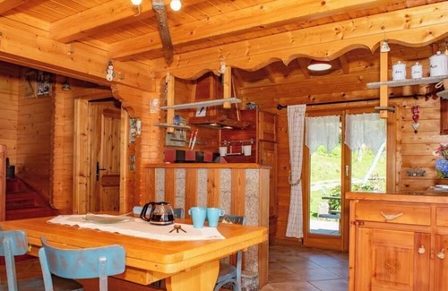 La Bresse Ski Chalet | Chalet des papillons . with wiidoo flakes 2/6 pers 3 stars