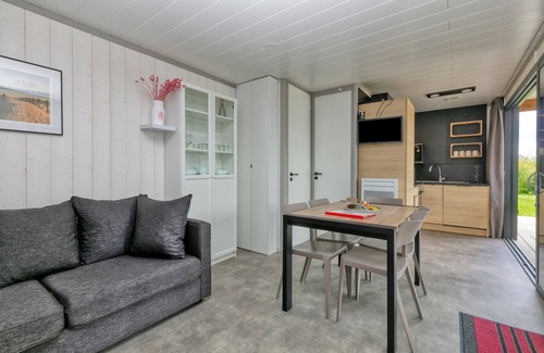 Guerande Ski Chalet | Chalet 'Éco Mary, Nature Et Piscine' with Shared Pool, Shared Terrace and Wi-Fi