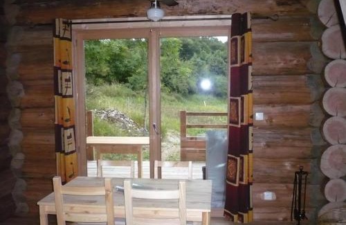 Saint-Martin-la-Sauvete House | Chalet en bois avec terrasse et ambiance chaleureuse - FR-1-496-184