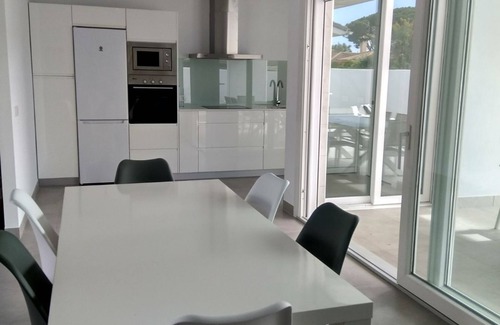 Los Gallos-Cerromolino Ski Chalet | CHALET ARRILUZE 2 KM FROM THE BARROSA BEACH