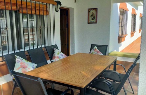 Chiclana de la Frontera Ski Chalet | Chalet with space for 10 people within walking distance of the beach