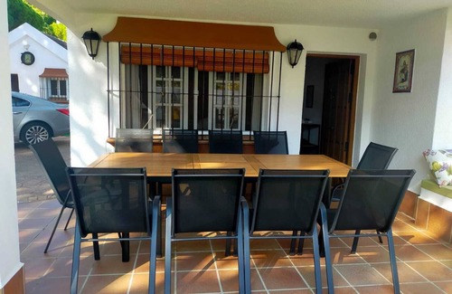 Chiclana de la Frontera Ski Chalet | Chalet with space for 10 people within walking distance of the beach