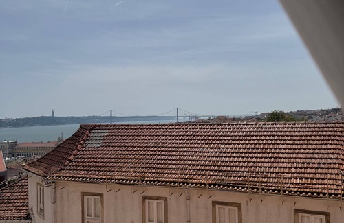 Lisbon Old Town Ski Chalet | Chalet for 5 in the city center