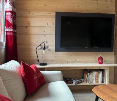 Saint-Michel-de-Maurienne Ski Chalet | Chalet des balcons