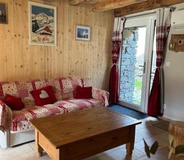 Saint-Michel-de-Maurienne Ski Chalet | Chalet des balcons