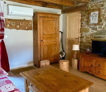 Saint-Michel-de-Maurienne Ski Chalet | Chalet des balcons