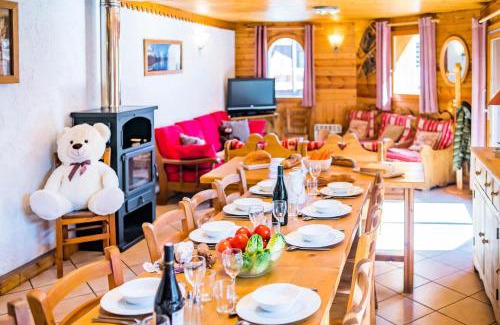 Les Almes Ski Chalet | Chalet Gypaete - Chalet Traditionnel 180m2 - 6 chambres, 6 salles de bain, jacuzzi MAE-5886