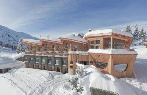 Avoriaz Ski Chalet | Chalet Haut de Gamme à Avoriaz - 11 Pers, Ski-in/Ski-out, Sauna, Terrasses Panoramiques, Service Premium - FR-1-314-114