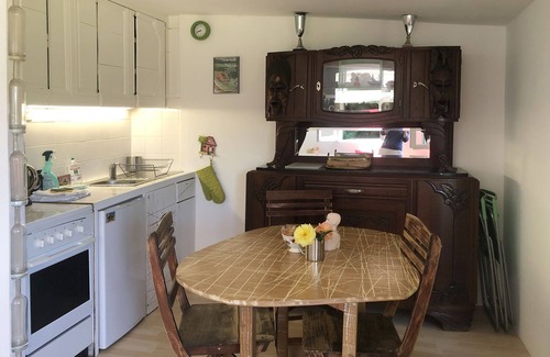 Saint-Remy-Boscrocourt Ski Chalet | Chalet in a green setting, tennis court and sea view