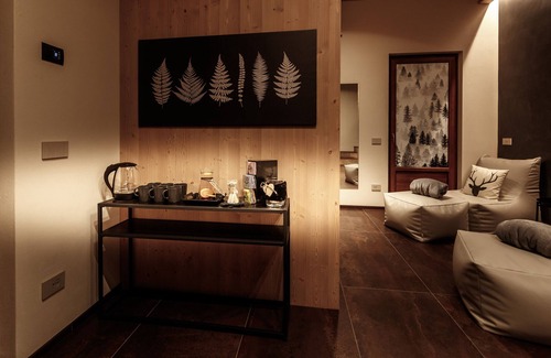 Livigno Ski Chalet | Chalet 'Ice Villa Genf with Spa' with Mountain View, Shared Garden and Wi-Fi