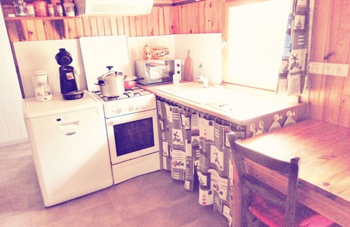 Sigean Ski Chalet | Chalet in campingWell placed quietly, next to the pool, beautiful terrace in the shade