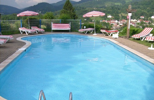 Le Thillot Ski Chalet | Chalet in France with Pool & Jacuzzi