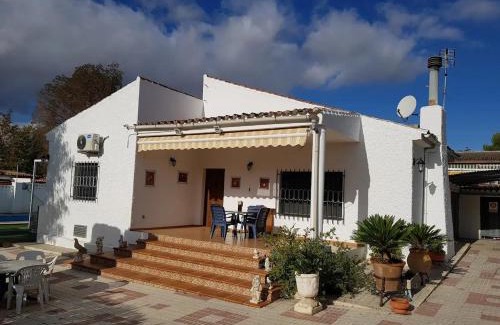 Jaen House | Chalet independiente en zona residencial rural con piscina privada