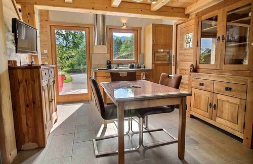 Les Carroz-d'Araches Ski Chalet | Chalet Individuel Savoyard au Centre du Village