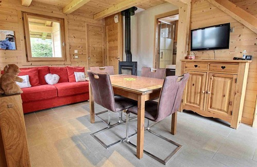 Les Carroz-d'Araches Ski Chalet | Chalet Individuel Savoyard au Centre du Village