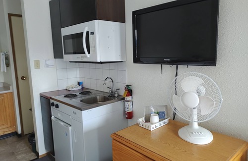 Kitimat Hotel | Chalet Inn