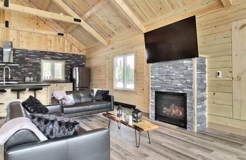 Saint-Philemon Ski Chalet | Chalet l'Amical | Scandinave avec Spa