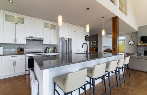 Saint-Joseph-de-la-Rive Ski Chalet | Chalet La Panoramique – Elegance, Stunning River Views & Private Spa