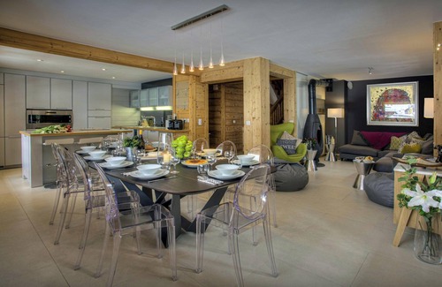 La Clusaz Ski Chalet | Chalet Le Mousqueton - ski base for 14 spa & mountain views - OVO Network