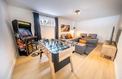 Shannon Ski Chalet | Chalet Le Mysa Spa & Great Comfort