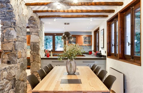 Les Praz-de-Chamonix Ski Chalet | Chalet les Praz | Sauna Cinema| Starlink connection | Close to ski lift