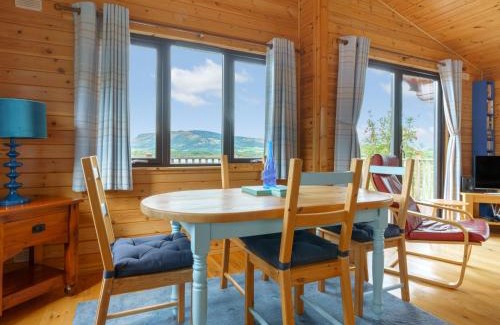 Kinross Ski Chalet | Chalet Lodge 9 by Interhome